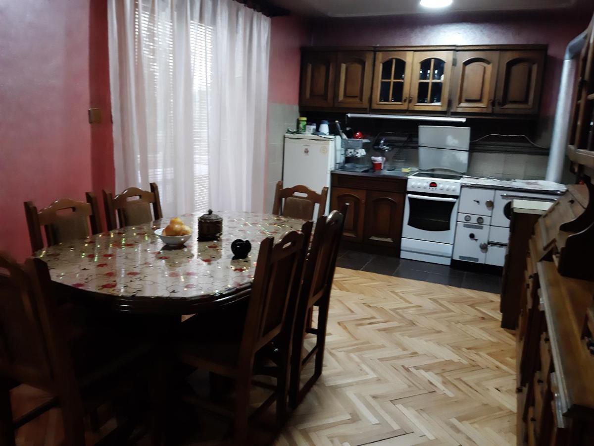 Vila Mir Pirot Buitenkant foto