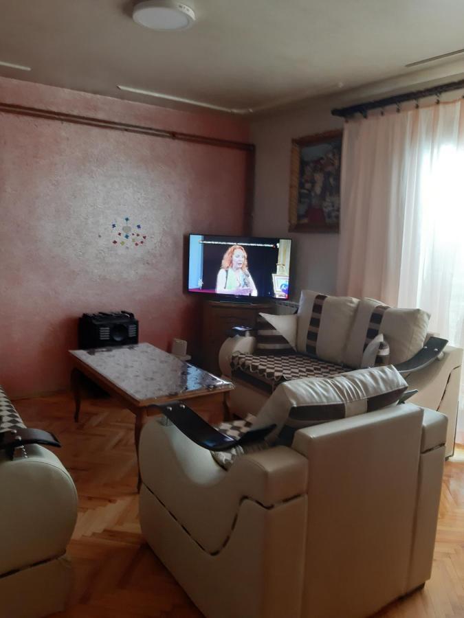 Vila Mir Pirot Buitenkant foto
