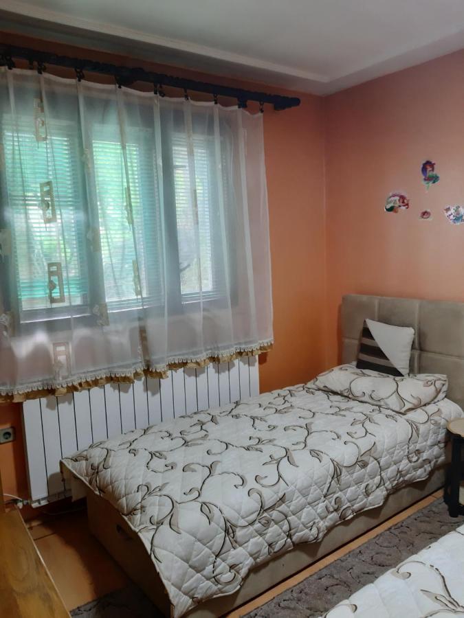 Vila Mir Pirot Buitenkant foto