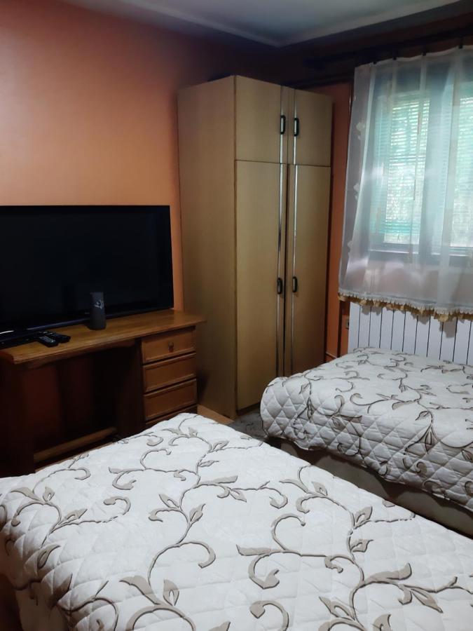 Vila Mir Pirot Buitenkant foto